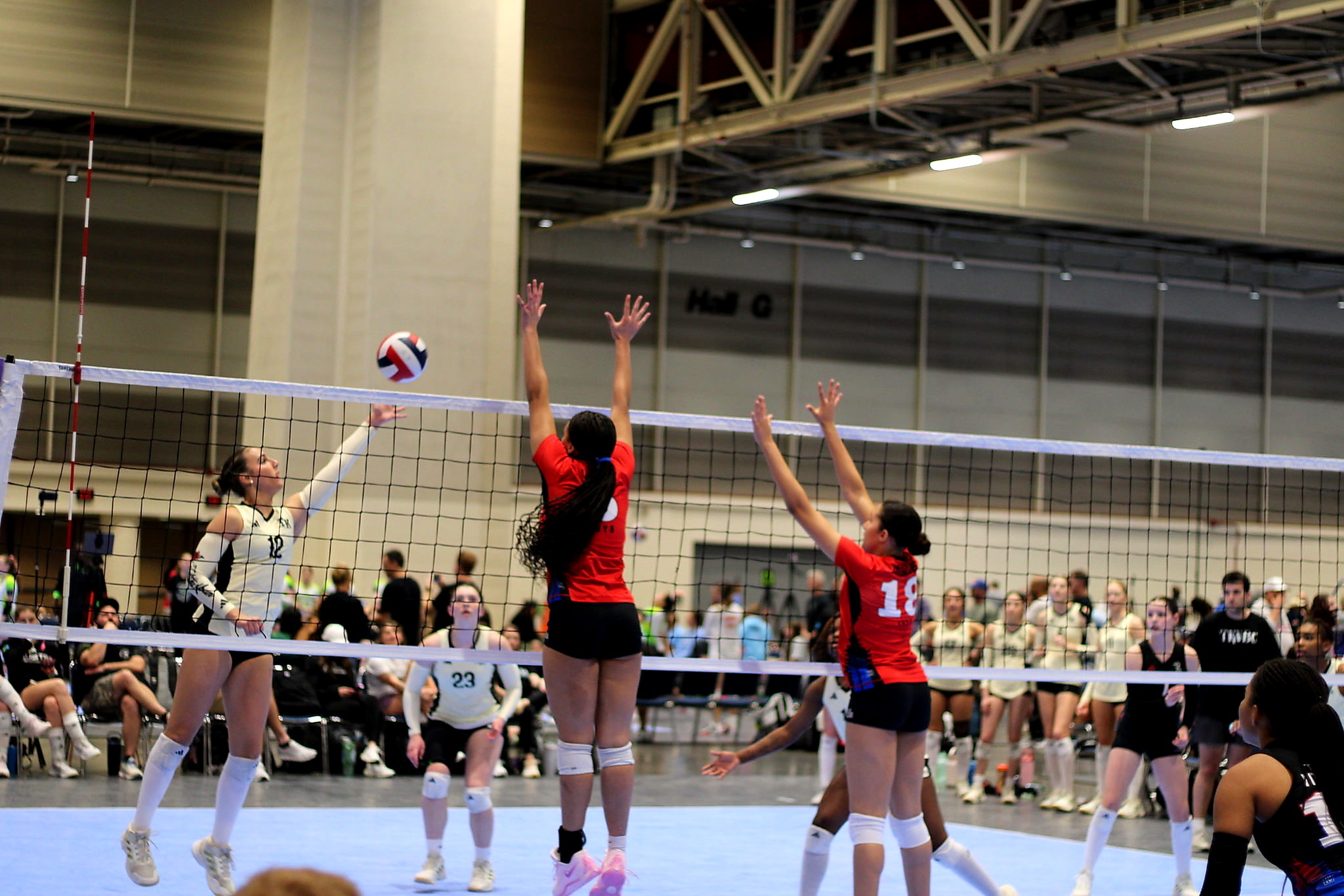 Kaitlyn Green attacking at the net